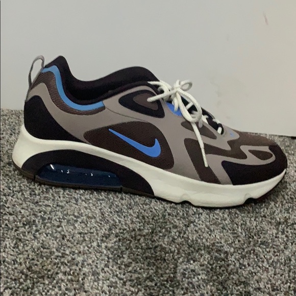 NIKE AirMax 200s - Picture 4 of 6